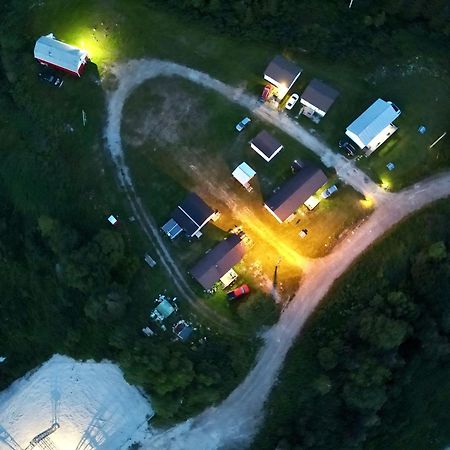 Bonne Bay Cottages Bonne Bay Pond Екстер'єр фото