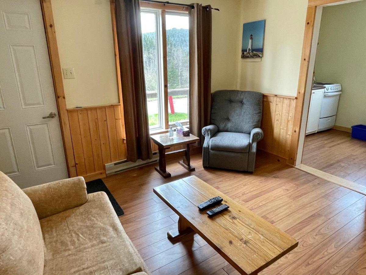 Bonne Bay Cottages Bonne Bay Pond Екстер'єр фото