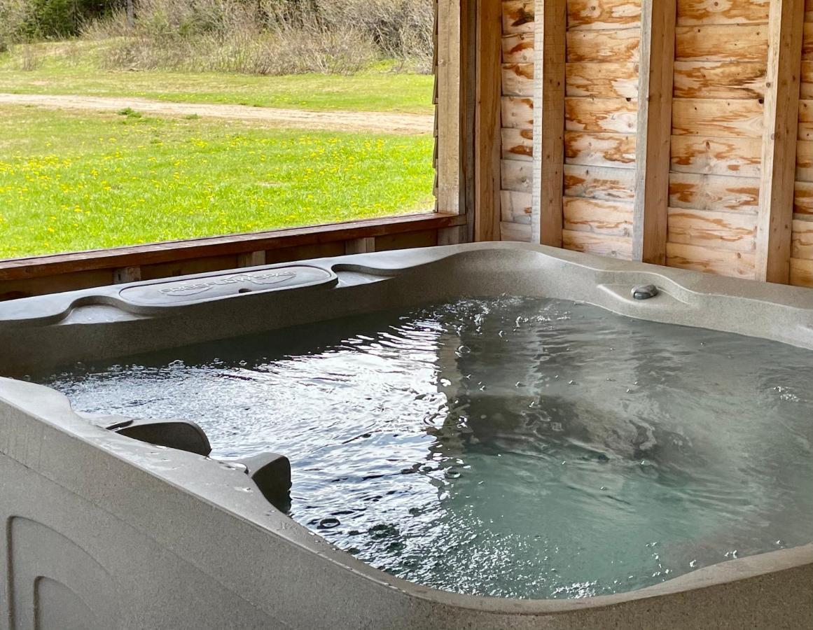 Bonne Bay Cottages Bonne Bay Pond Екстер'єр фото