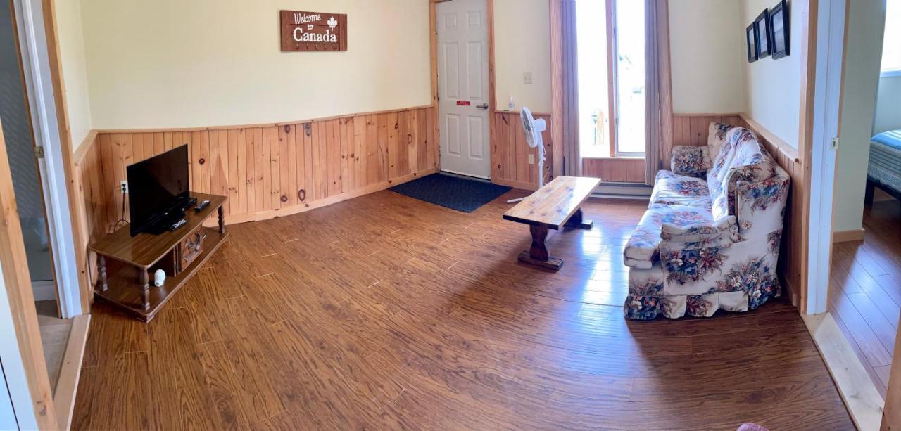 Bonne Bay Cottages Bonne Bay Pond Екстер'єр фото