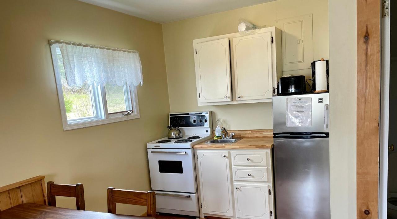 Bonne Bay Cottages Bonne Bay Pond Екстер'єр фото