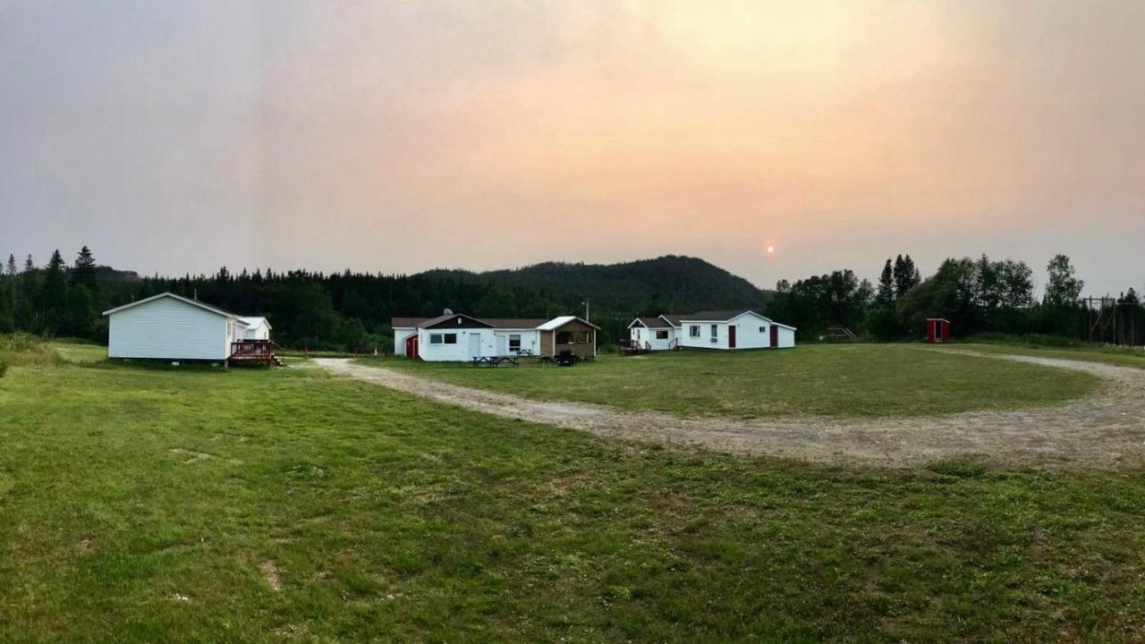 Bonne Bay Cottages Bonne Bay Pond Екстер'єр фото