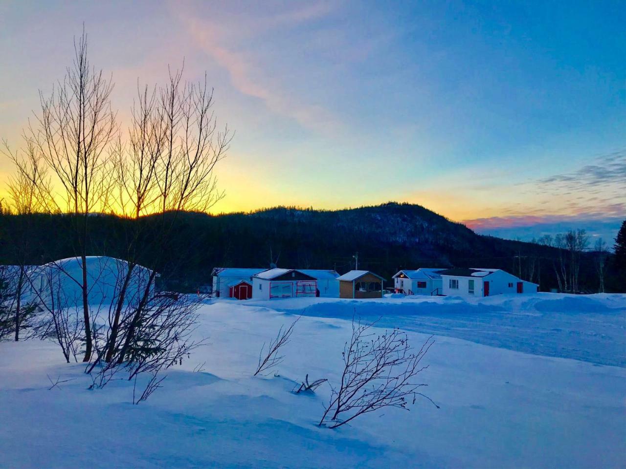 Bonne Bay Cottages Bonne Bay Pond Екстер'єр фото