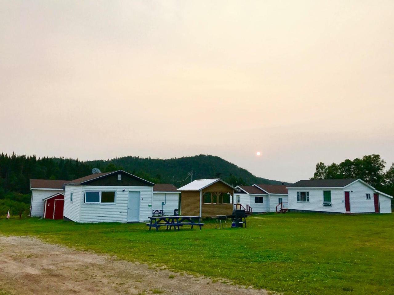 Bonne Bay Cottages Bonne Bay Pond Екстер'єр фото